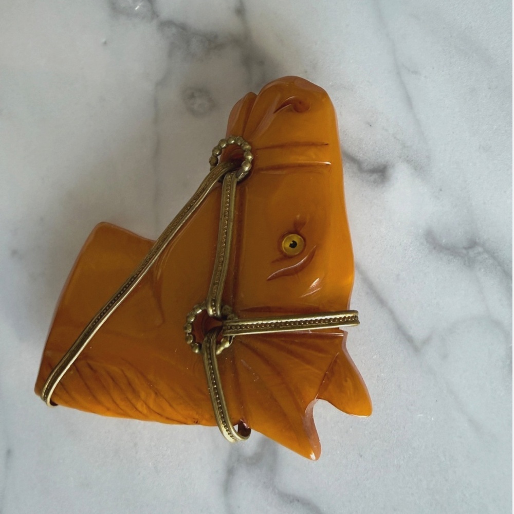 Vintage Carved Butterscotch Bakelite Horse Head Brooch, 1930s - Picture 8 of 12